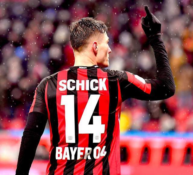 手一个比一 手一个比一