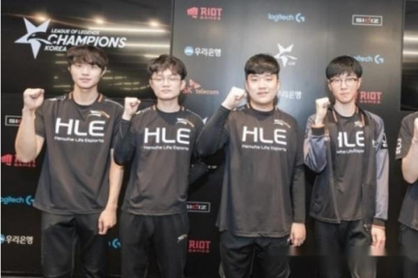 哈登空砍24+8+8，快船不敌骑士跌至西部第八.