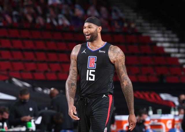 比赛第33分钟，哈兰德门前抢点破门！曼城客场1球领先